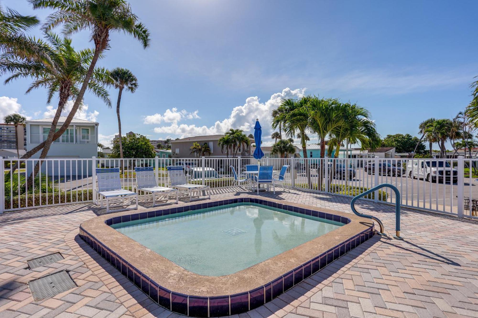 South Hutchinson Island Cottage With Beach Access! Jensen Beach Exterior photo